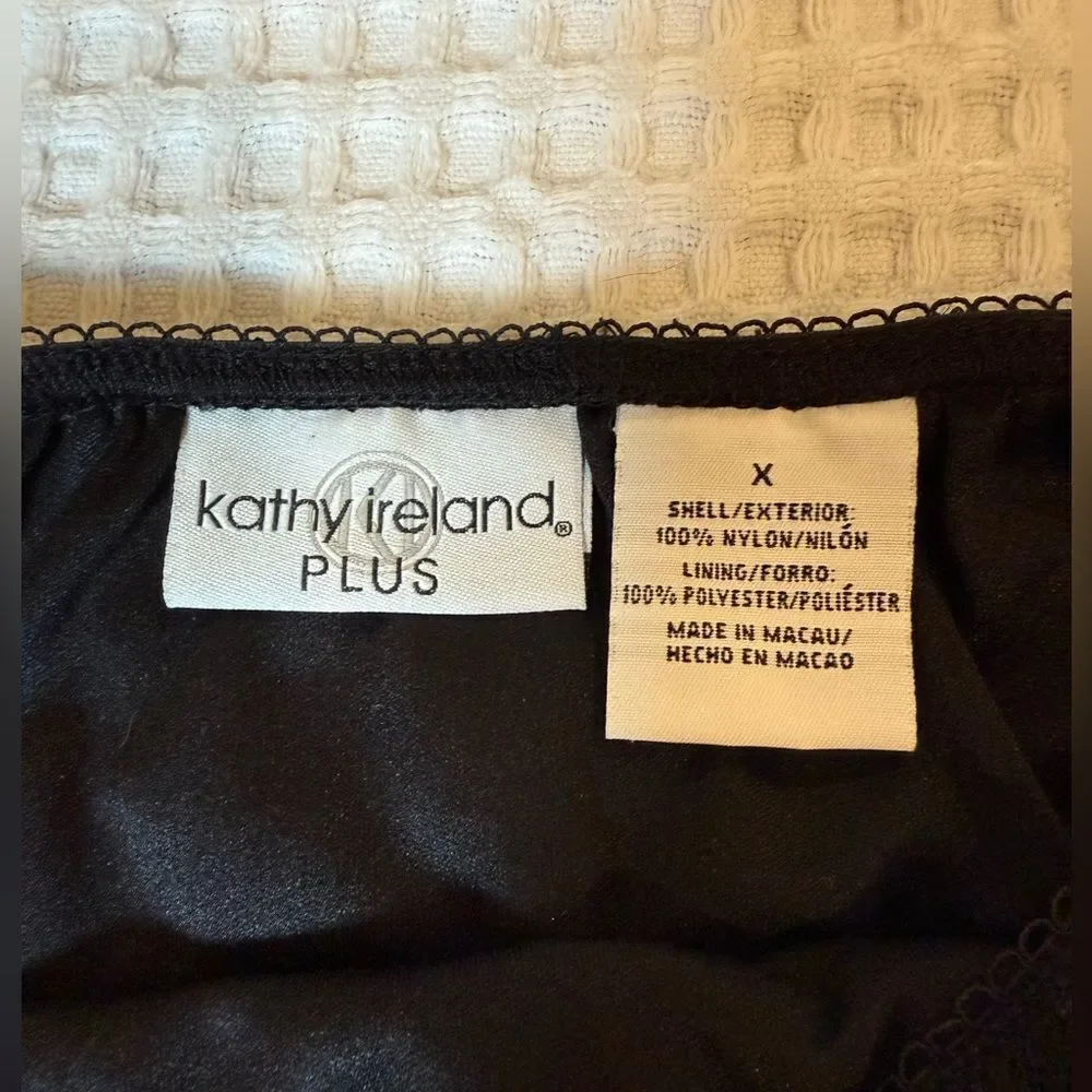 Vintage new old stock Kathy Ireland black lace skirt size X